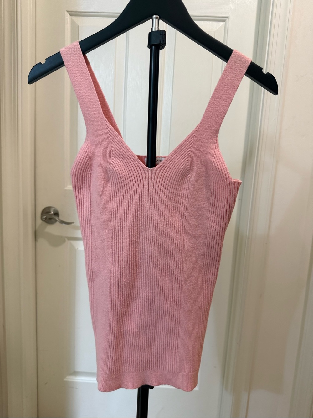 Ribbed V-Neck Pink Knit Tank